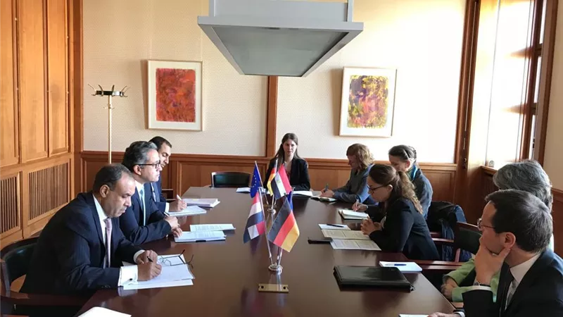 وزير الآثار يلتقى مع وزيرة الدولة للثقافة بوزارة الخارجية الألمانية لبحث سبل التعاون