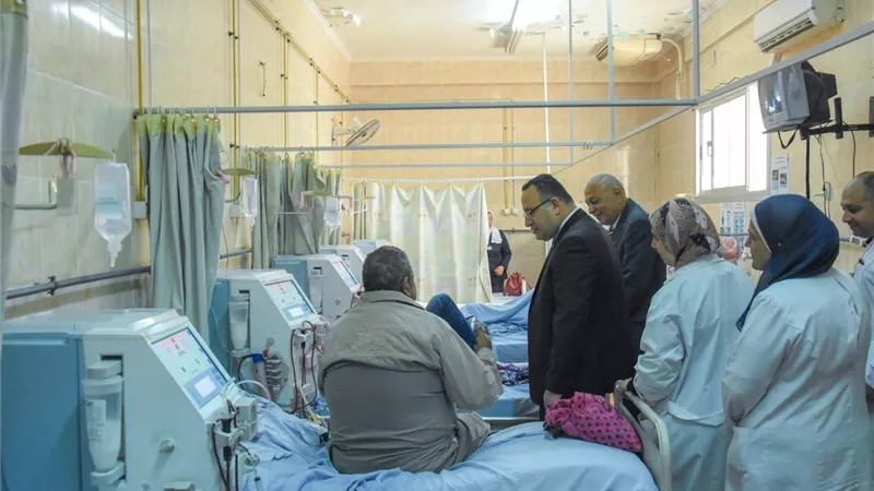 قنصوه يتفقد مستشفى رأس التين العام ، لمتابعة أعمال التطوير