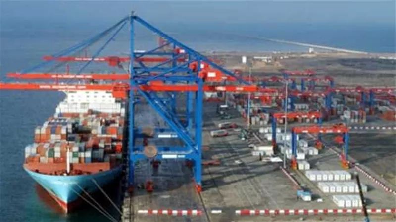 تفريغ 2500 طن حديد بموانئ بورسعيد