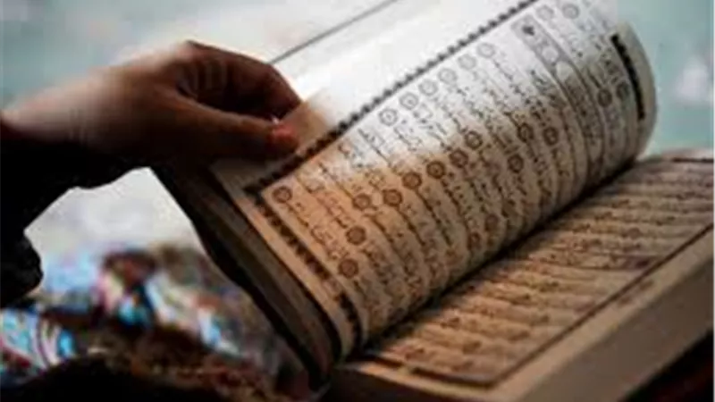 هل يجوز سماع القرآن بدون طهارة؟