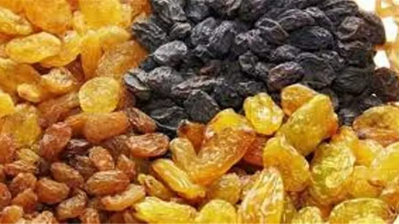 الزبيب المجفف.. يحميك من أمراض اللثة