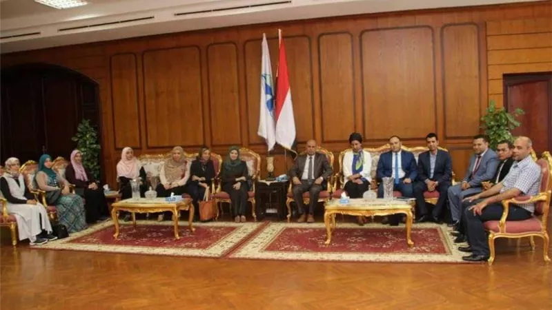 رئيس جامعة كفر الشيخ يلتقى أعضاء هيئة التدريس بكلية الذكاء الإصطناعى