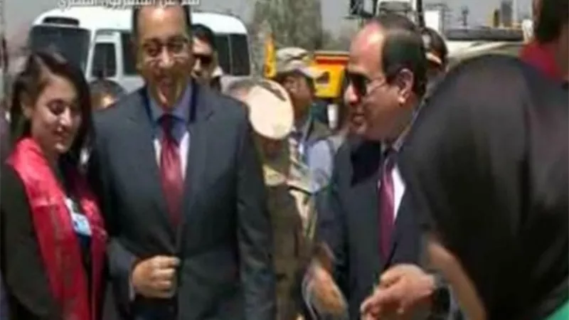 السيسي يزيح الستار لافتتاح محور روض الفرج..صور