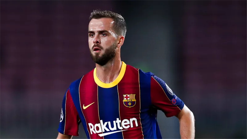 تشافى يوافق على انتقال نجم برشلونة إلى النصر السعودى