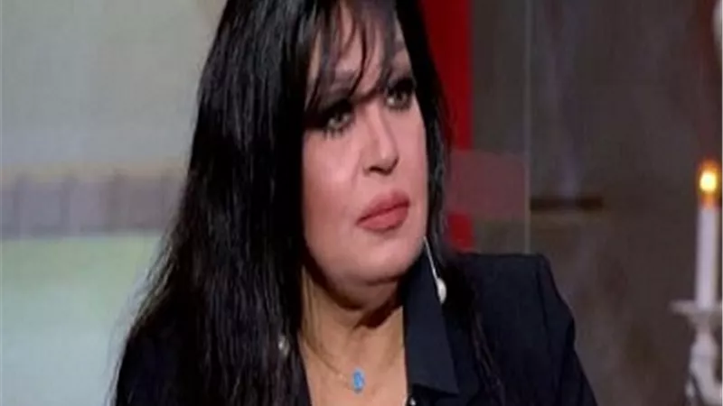 رسالة حزينة من فيفي عبده لـ عبير صبري بعد رحيل شقيقها