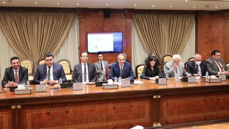 وزيرا السياحة والاتصالات يتابعان الموقف التنفيذى لرفع كفاءة سرعات الإنترنت