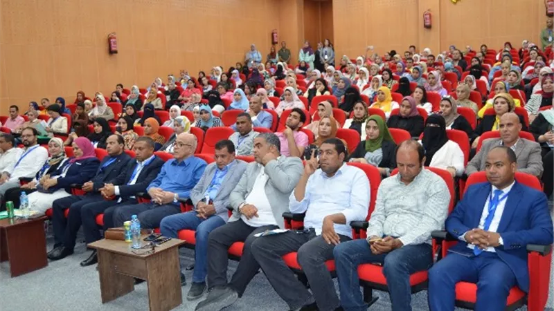 ندوة علمية بتربية الغردقة بعنوان 