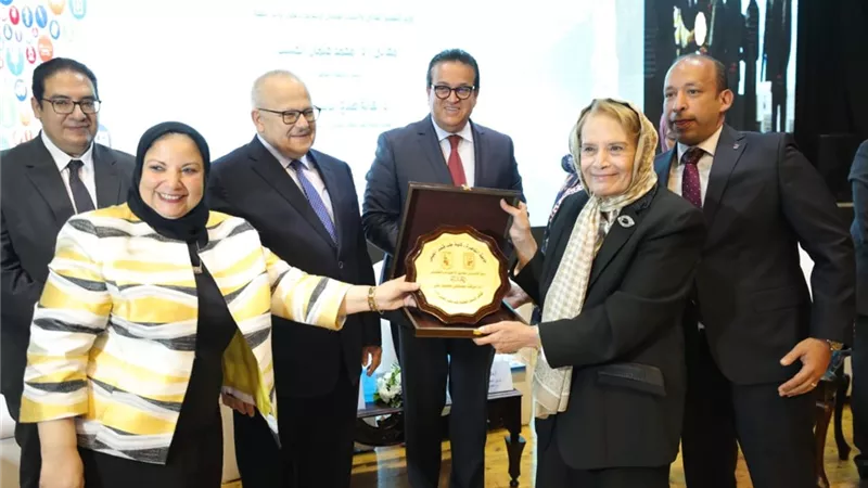 وزير التعليم العالي يفتتح فعاليات المؤتمر السنوي لكلية طب قصر العينى