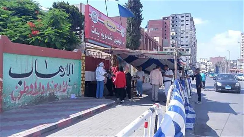 غياب 9 طلاب بثانوية دمياط والوقت غير كافى للإجابة على الديناميكا