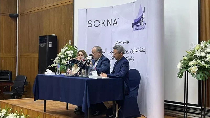نهال عنبر : جنازات الفنانين بهدلة بسبب اقتحام الناس لالتقاط صور سيلفى مع المشاهير