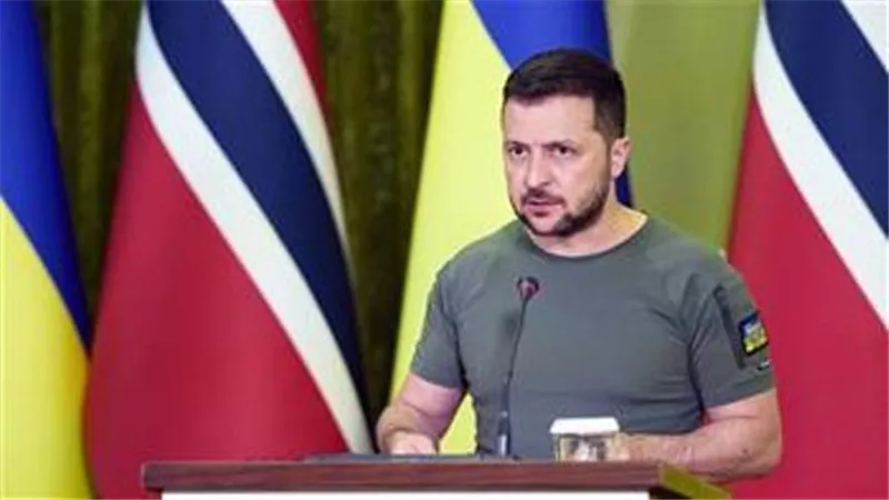 زيلينسكي يطالب الغرب مجددا بالحصول على مزيد من الأسلحة
