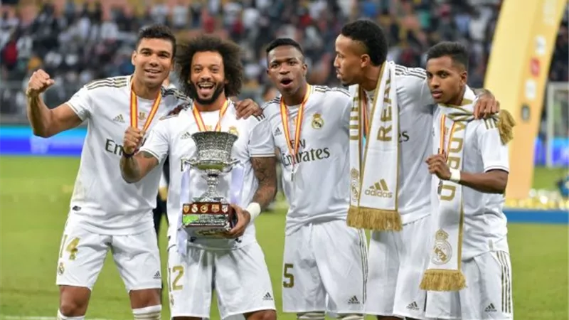 ثلاثي البرازيل يتعرضون للعنصرية في ريال مدريد