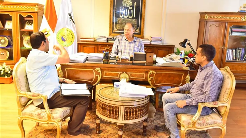 محافظ أسيوط يوافق على 17 طلب انتداب وإعارة لبعض العاملين بمديرية الشباب والرياضة