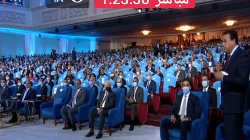 السيسى : لن نستطيع تعديل دخول المواطن دون عمل محترف