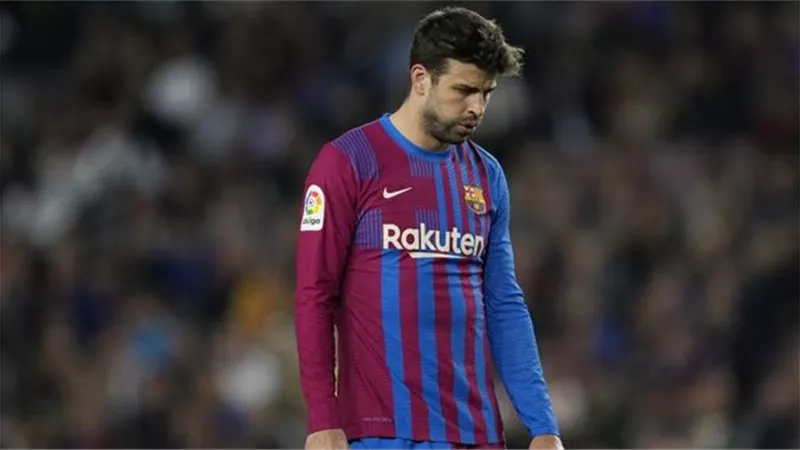 اسباب غياب بيكيه عن تدريبات برشلونة.. شاهد
