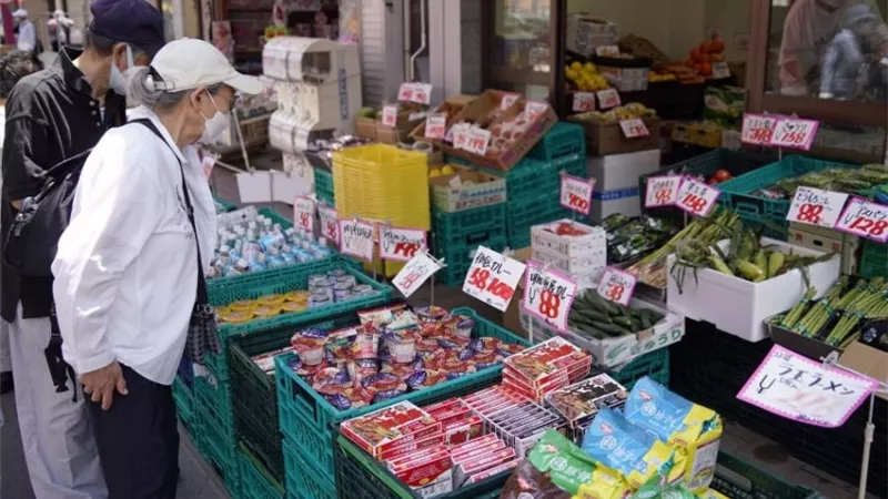 الأعلى منذ 14 عامًا.. 90 % من اليابانيين شعروا بارتفاع الأسعار في 2021
