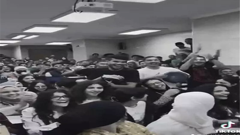 طلاب الثانوية العامة في مواجهة اللغة الأجنبية الأولي.. غداً