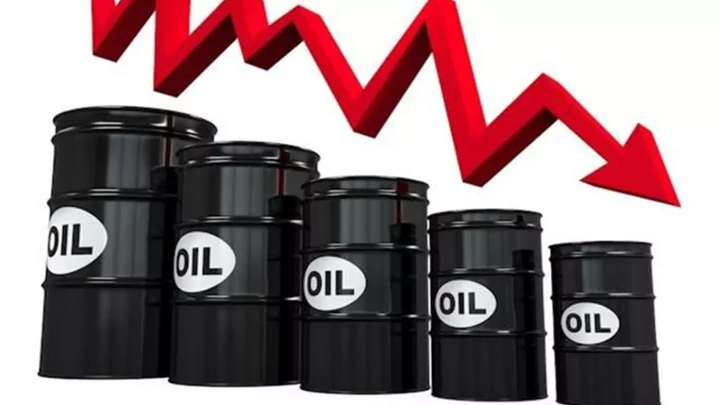 النفط عند أدنى مستوى منذ نهاية أبريل الماضي