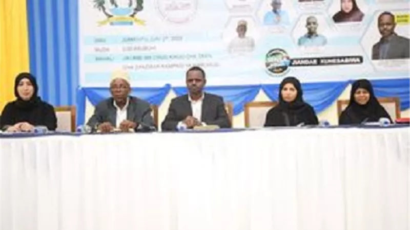 جولة للفريق الإعلامي لجائزة حمد للترجمة في زنجبار