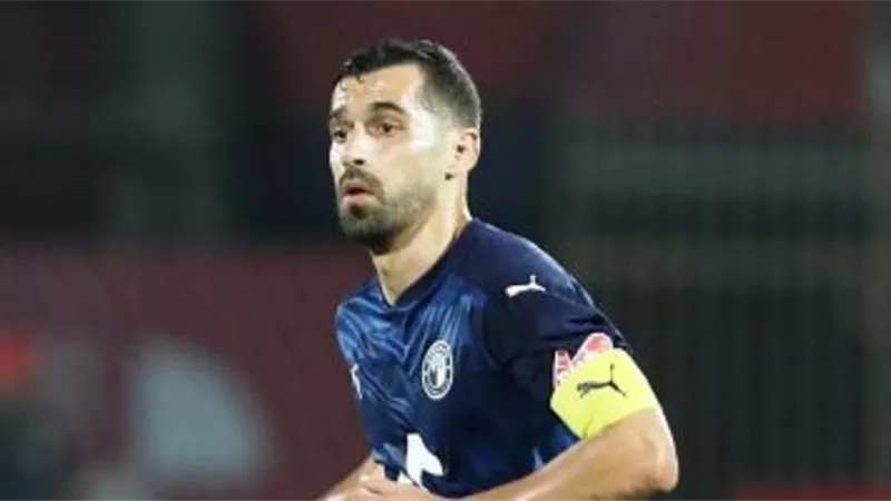 عبد الله السعيد على مقاعد بدلاء بيراميدز فى مواجهة سيراميكا بكأس مصر