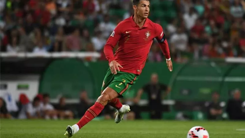 أسطورة مانشستر يونايتد عن غياب رونالدو عن الفريق : السيرك بدأ