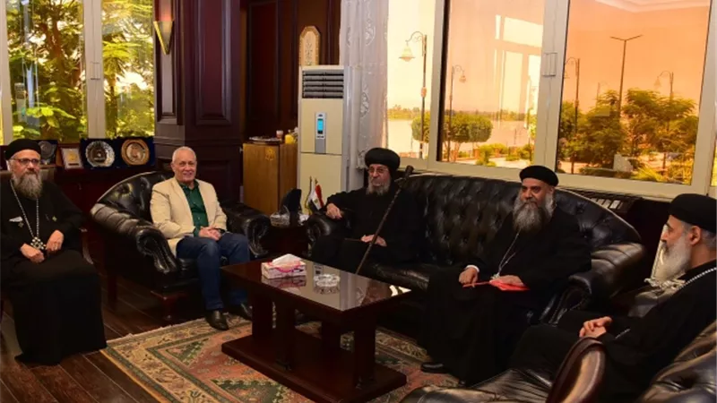 محافظ الأقصر يستقبل أسقف عام إينا وأرمنت للتهنئة بالعيد