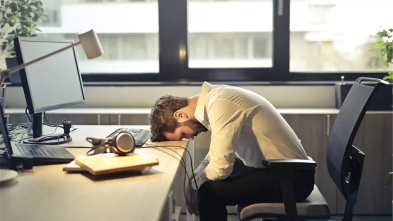 7 أطعمة تسبب انخفاض مستوى الطاقة لدى الإنسان