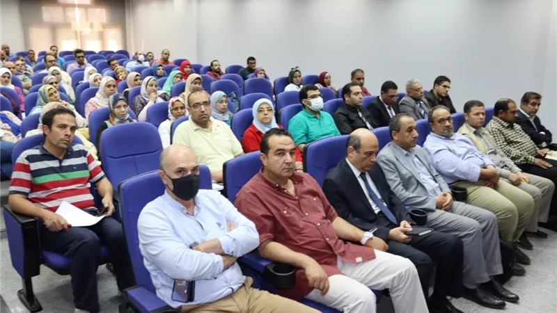 خلال حفل تكريم المتميزين 