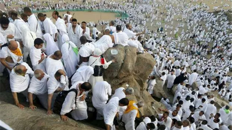 لهذا السبب شُرع زى الاحرام الابيض