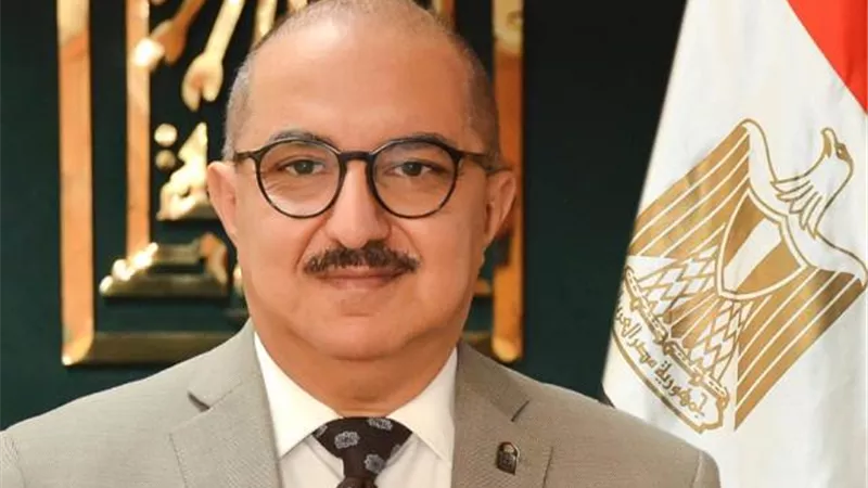 رئيس جامعة أسيوط يوافق على احتساب 90 يوم زيادة فى مكافأة الامتحانات