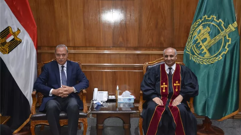 وفد الكنيسة الانجيلية يقدم التهنئة لمحافظ القليوبية بمناسبة عيد الاضحي المبارك