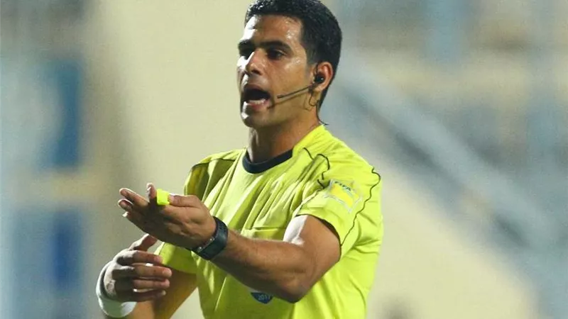 محمد معروف وسامي هلهل يمثلان التحكيم المصرى فى كأس العرب للشباب