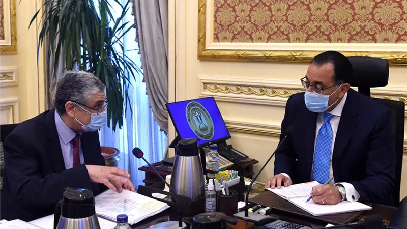رئيس الوزراء يتابع موقف تنفيذ عدد من المشروعات في قطاع الكهرباء