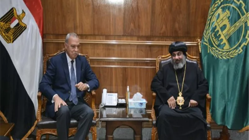 الهجان يستقبل اسقف شبين القناطر وتوابعها للتهنئة بعيد الاضحي المبارك