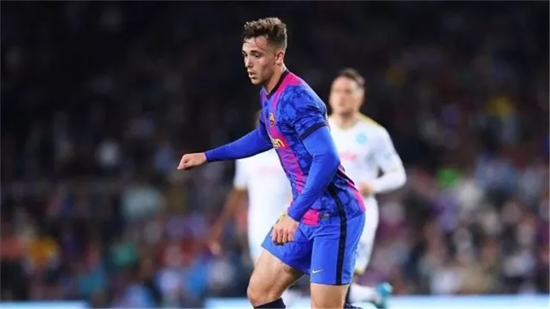 جونزاليس يعلن رغبته فى الرحيل عن برشلونة بسبب كيسيه