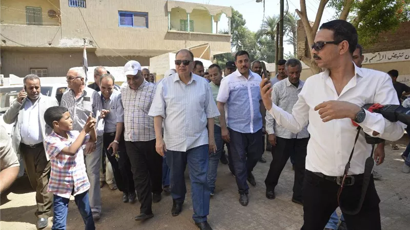 محافظ أسيوط يتفقد أعمال إنشاء جناح توسع بمدرسة الثورة الإبتدائية بنجع زريق بمركز البداري