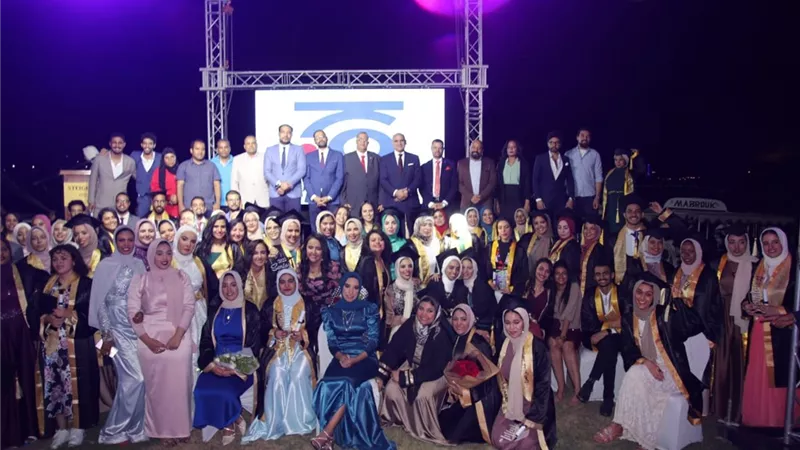 رئيس جامعة الأقصر يشهد حفل تخرج الدفعة 22 لكلية الفنون الجميلة..صور