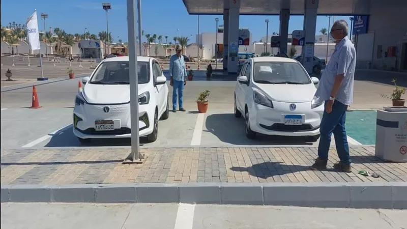 بداية الشحن الكهربائى بمحطات الوقود بشرم الشيخ