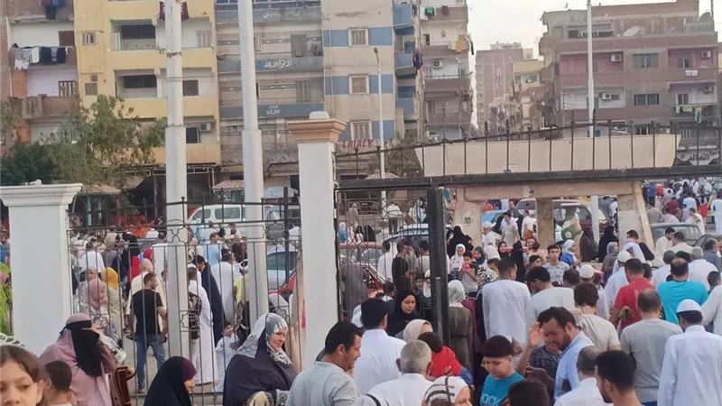 أهالي الإسماعيلية يؤدون صلاة عيد الأضحى بالمساجد و الساحات..صور