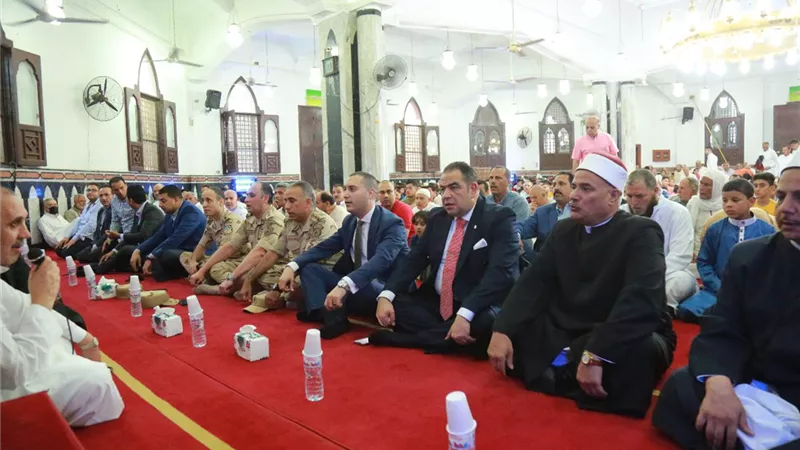 نائب محافظ كفر الشيخ يؤدى صلاة العيد بمسجد الاستاد