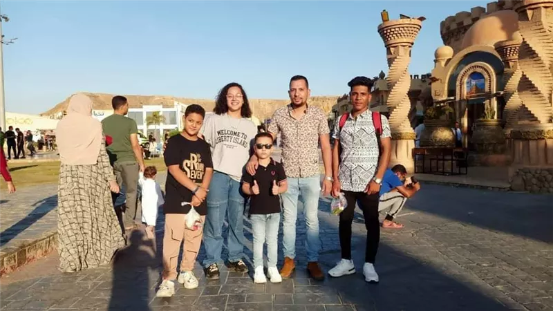 حزب حماة الوطن بشرم الشيخ يشارك المصلين فرحة عيد الأضحى المبارك ويوزع الهدايا عليهم