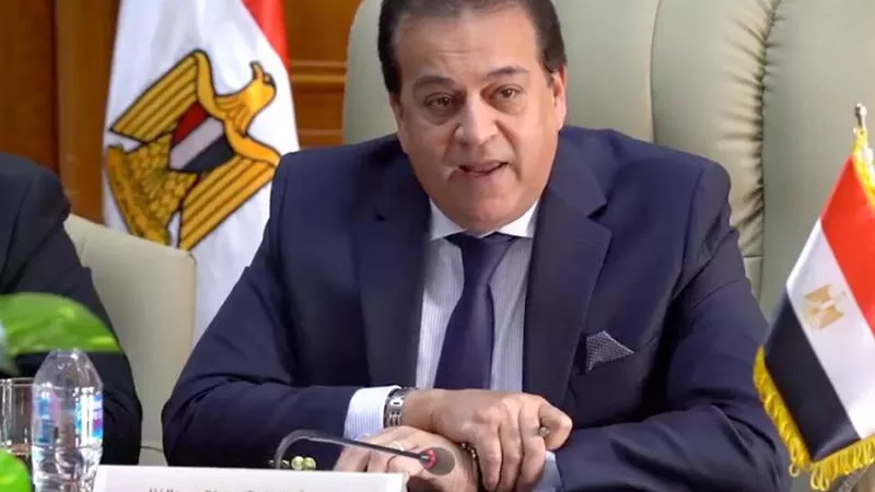 وزير التعليم العالي يستعرض تقريرًا حول استعداد جامعة طيبة الجديدة لبدء الدراسة
