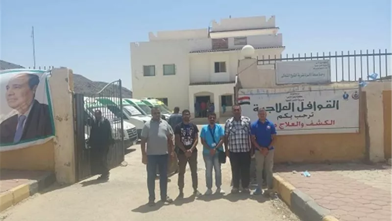 الكشف الطبى على 1087 مواطن فى القافلة الطبية بقرية الشيخ الشاذلى