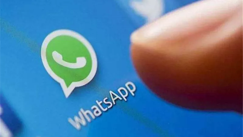 3 علامات تدل أن شخصًا ما يقرأ رسائلك الخاصة على واتساب