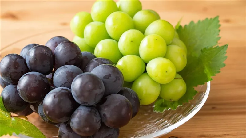 احذر من الإفراط فى اكل العنب
