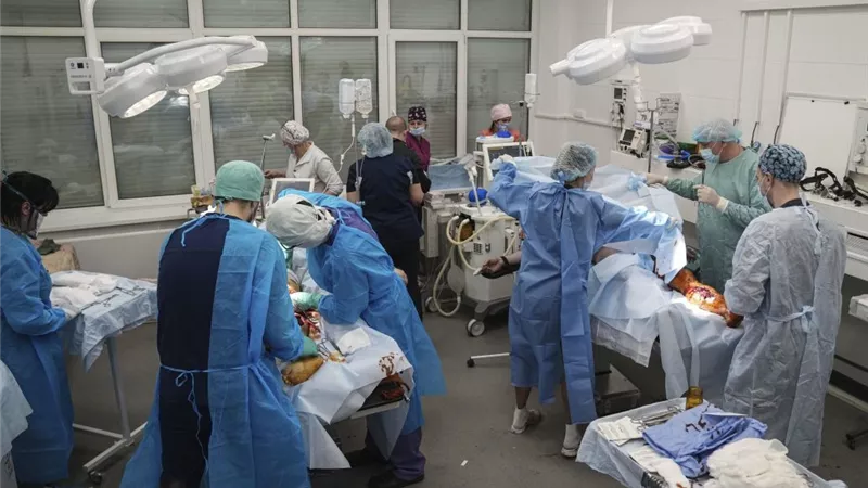 رغم شدة المعارك فى أوكرانيا..الخدمات الطبية والتعليمية مستمره تحت القصف