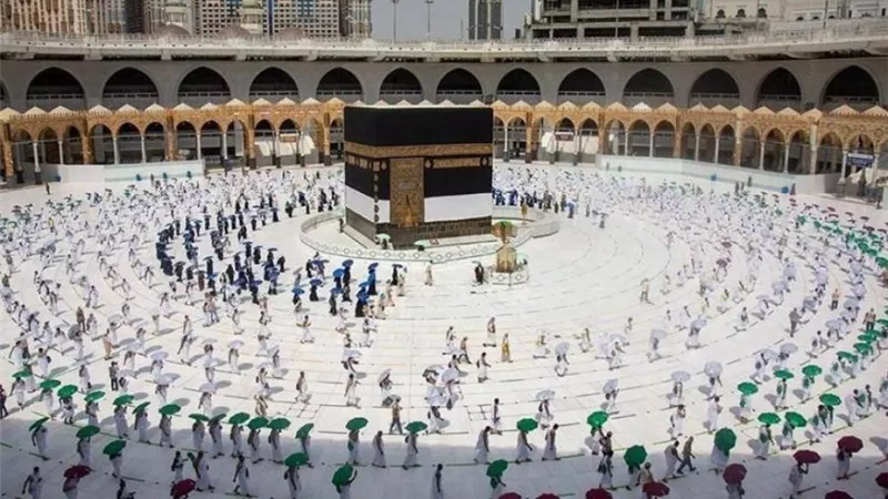 وزير العمرة يهنئ خادم الحرمين بنجاح موسم الحج
