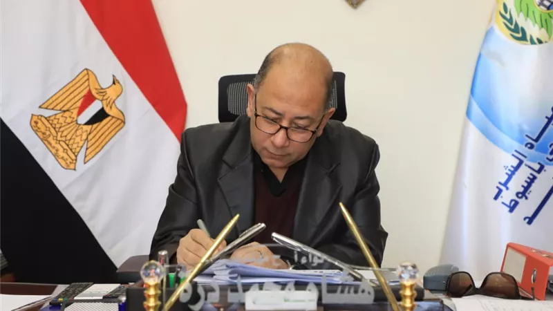 رئيس مياه أسيوط يتابع أحوال وشكاوى المواطنين أثناء عيد الأضحى المبارك