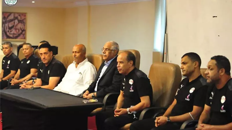 جمال علام يجتمع بلاعبى منتخب مصر مواليد 2003 إستعداداً لكأس العرب
