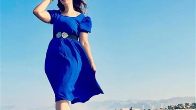 بلون البحر .. آسما رؤوف تتألق بفستان أزرق فى أحدث ظهور